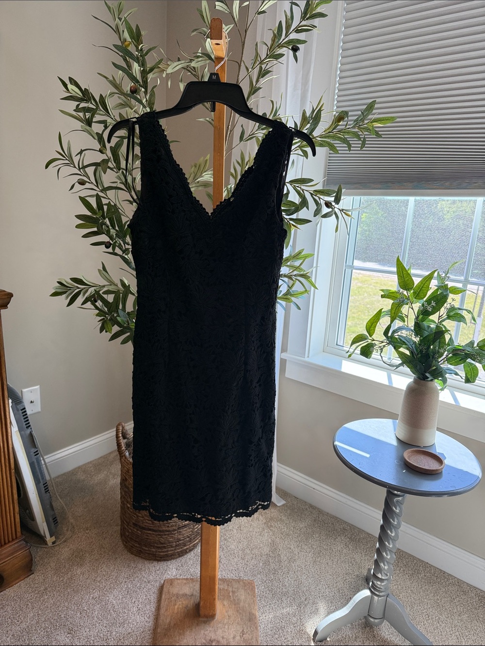 Ann Taylor Black Lace V-Neck Sheath Dress